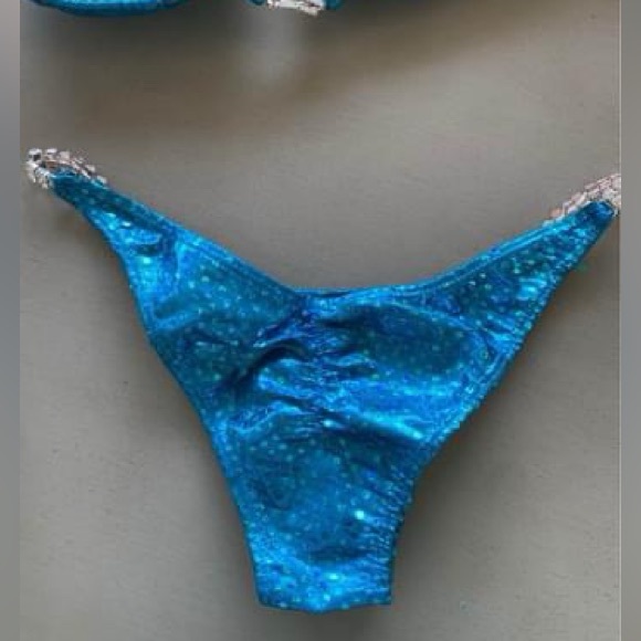 Ravish Sands Competition Stage Bikini - Picture 3 of 9